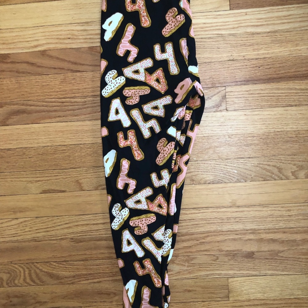 Lularoe Leggings TC birthday leggings.